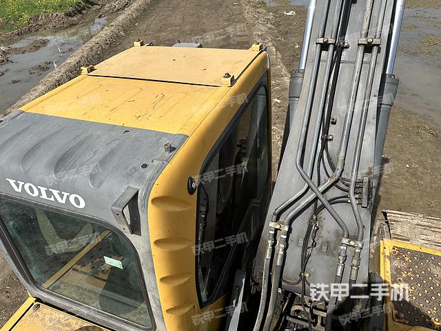 驾驶室顶部（整机外观）