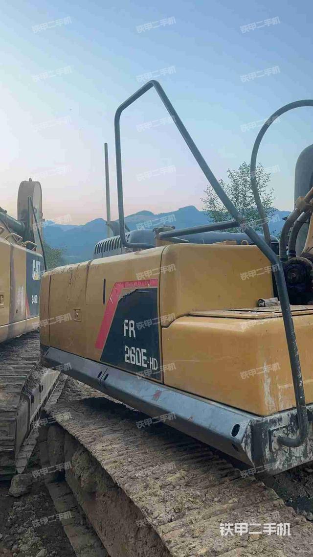 单侧履带整体（整机外观）