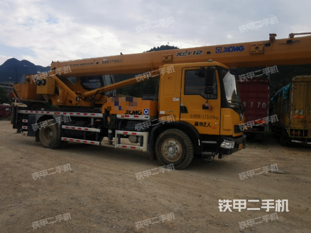 整机左侧（设备外观及核心部件）