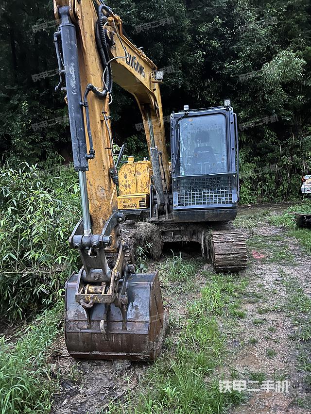 發(fā)動(dòng)機(jī)整體俯視（整機(jī)外觀）