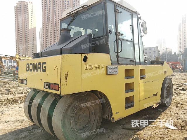 整机右后45°（设备外观及核心部件）