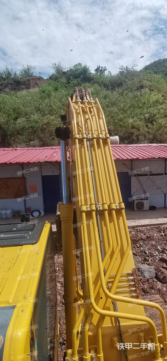 驾驶室顶部（整机外观）