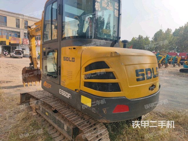 左后45(整機(jī)外觀) 左后45(整機(jī)外觀)