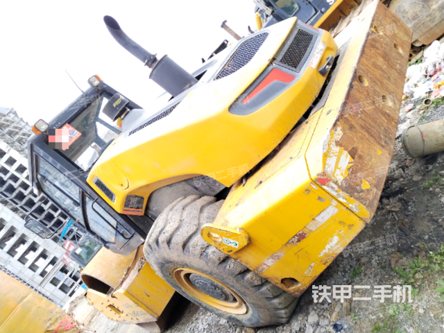柳工CLG6126E压路机