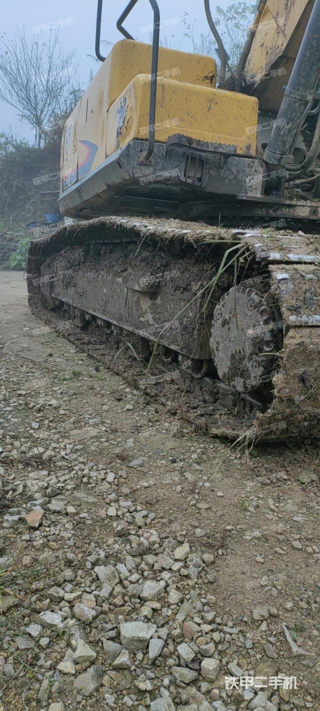 单侧履带整体（整机外观）