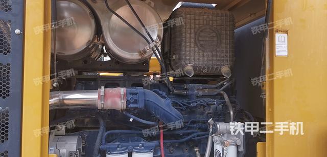 發(fā)動(dòng)機(jī)右側(cè)（整機(jī)外觀及大件）