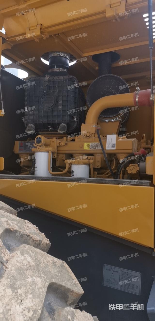 發(fā)動(dòng)機(jī)左側(cè)（整機(jī)外觀及大件）