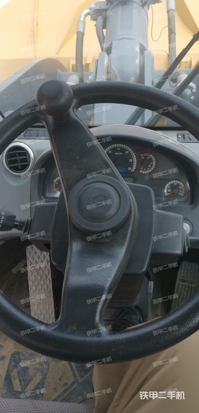 駕駛室操作臺(tái)（整機(jī)外觀及大件）