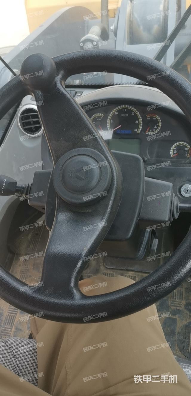 駕駛室操作臺（整機(jī)外觀及大件）