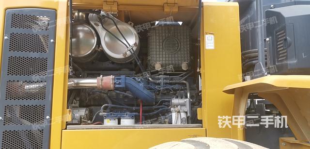 發(fā)動機右側（整機外觀及大件）