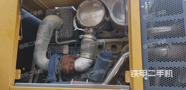 發(fā)動(dòng)機(jī)左側(cè)（整機(jī)外觀及大件）