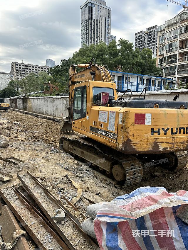 单侧履带整体（整机外观）