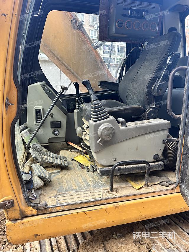 驾驶室整体（整机外观）