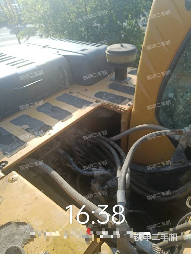 回轉(zhuǎn)馬達(dá)和主控閥（整機(jī)外觀）