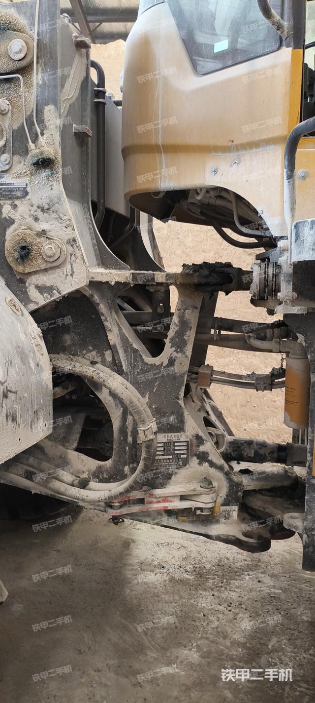 發(fā)動機左側(cè)（整機外觀及大件）