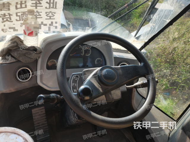 駕駛室操作臺（整機外觀及大件）