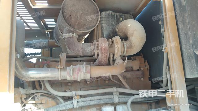 發(fā)動(dòng)機(jī)右側(cè)（整機(jī)外觀及大件）