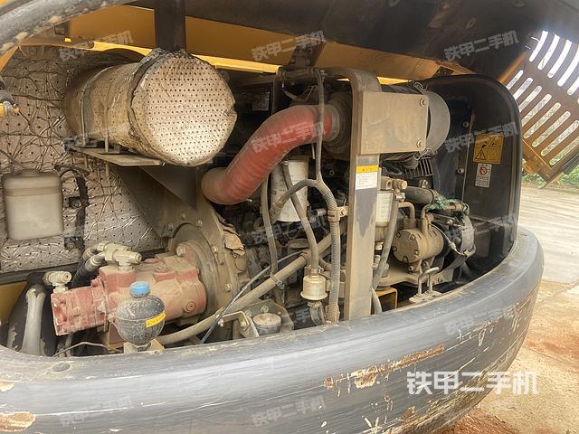 發(fā)動(dòng)機(jī)整體俯視(整機(jī)外觀) 發(fā)動(dòng)機(jī)整體俯視(整機(jī)外觀)
