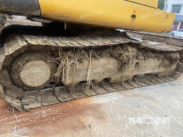 單側(cè)履帶整體(整機(jī)外觀) 單側(cè)履帶整體(整機(jī)外觀)