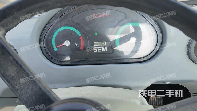 駕駛室操作臺(整機外觀及大件) 駕駛室操作臺(整機外觀及大件)