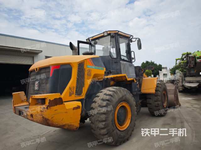 整機(jī)右后45°(整機(jī)外觀及大件) 整機(jī)右后45°(整機(jī)外觀及大件)