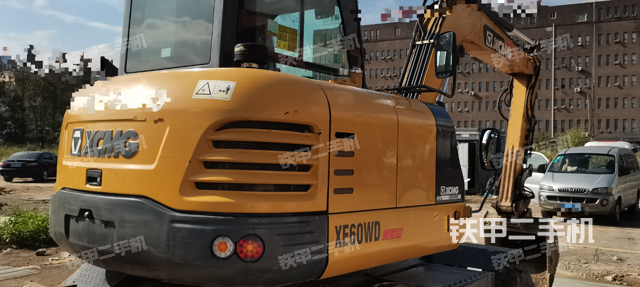 整機(jī)右后45°(整機(jī)外觀) 整機(jī)右后45°(整機(jī)外觀)