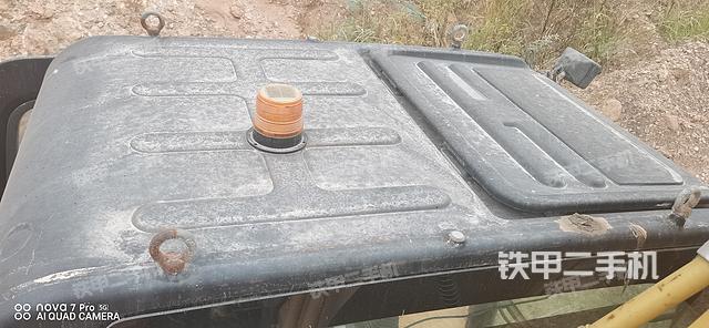 駕駛室頂部(整機外觀) 駕駛室頂部(整機外觀)