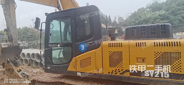 駕駛室整體(整機外觀) 駕駛室整體(整機外觀)