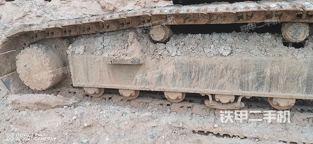 單側(cè)履帶整體(整機外觀) 單側(cè)履帶整體(整機外觀)