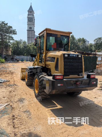 工作裝置整體(整機(jī)外觀及大件) 工作裝置整體(整機(jī)外觀及大件)