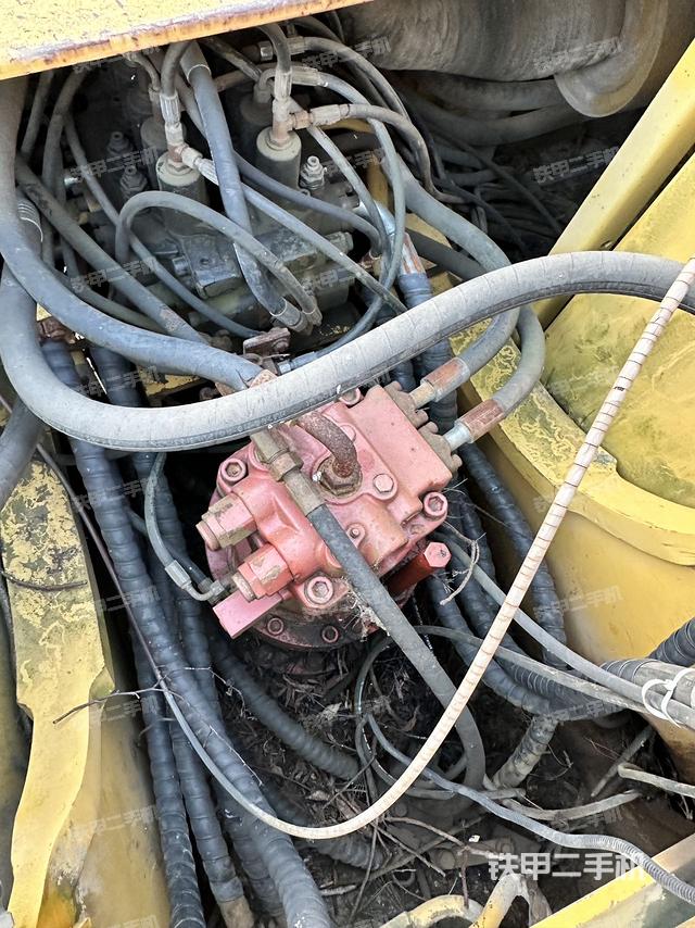 回轉(zhuǎn)馬達和主控閥（整機外觀）