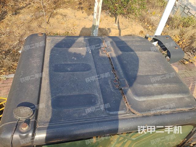 駕駛室頂部（整機(jī)外觀）