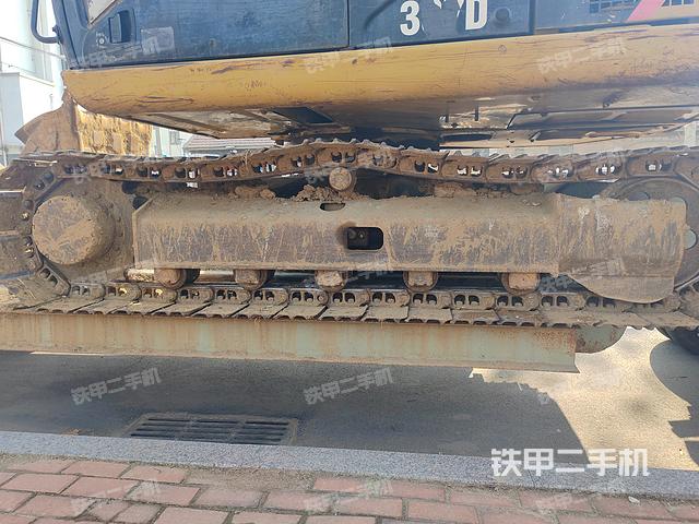 單側(cè)履帶整體（整機(jī)外觀）