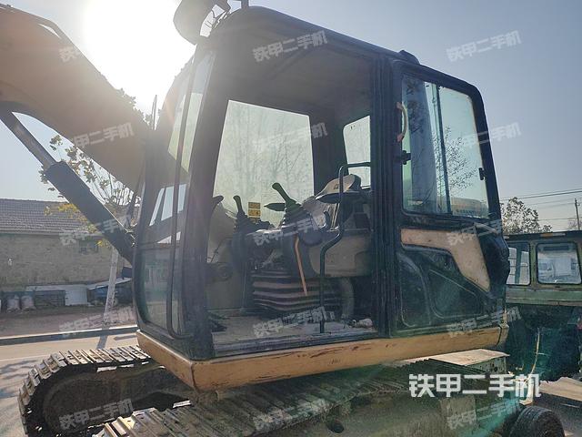 駕駛室整體（整機(jī)外觀）