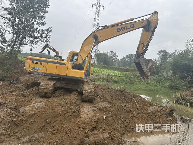 整機(jī)右后45°(整機(jī)外觀) 整機(jī)右后45°(整機(jī)外觀)