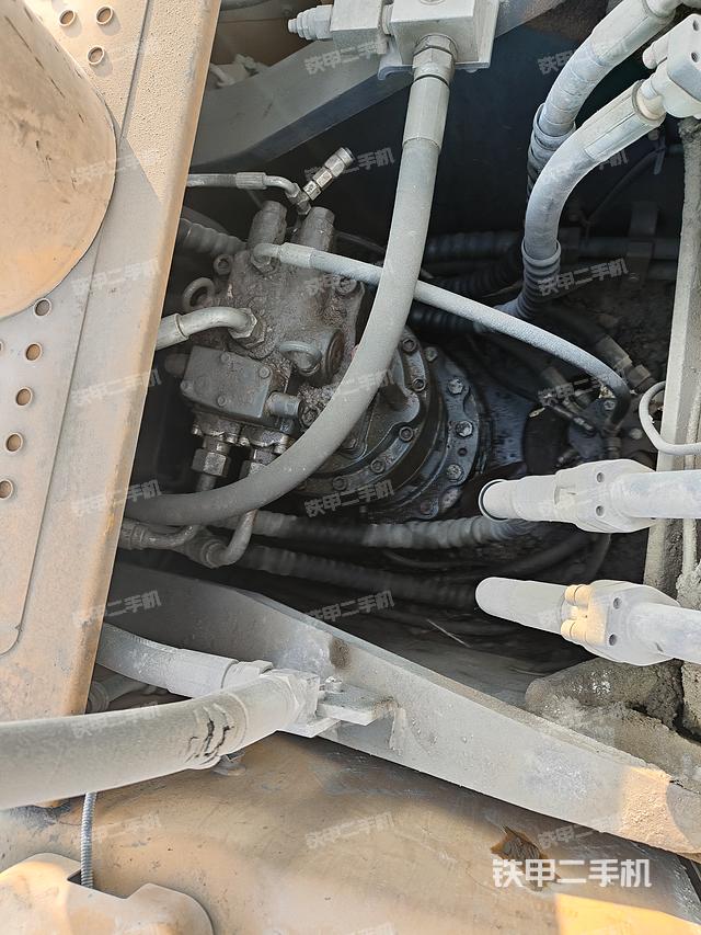 回轉(zhuǎn)馬達和主控閥（整機外觀）