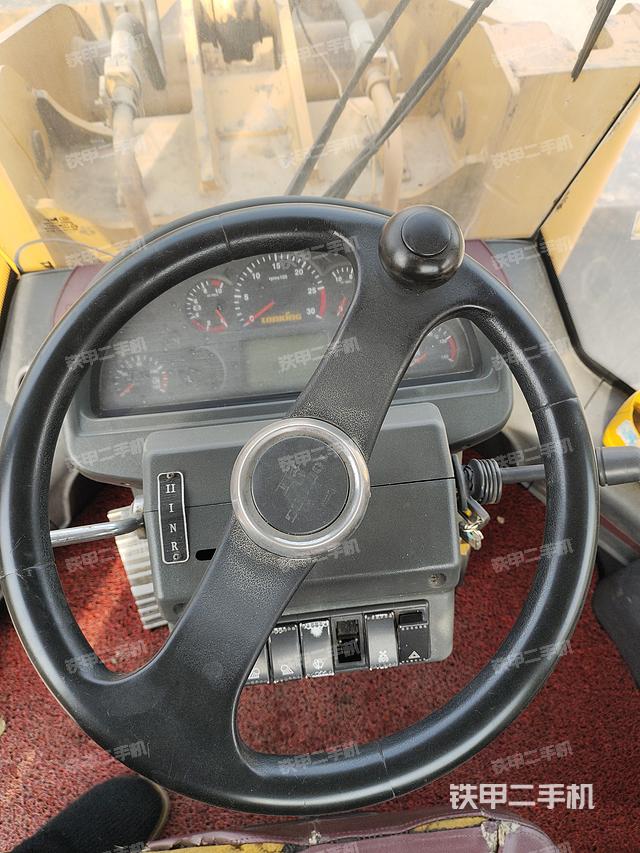 駕駛室操作臺(tái)（整機(jī)外觀及大件）