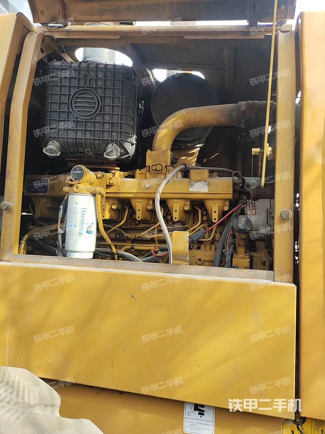 發(fā)動(dòng)機(jī)左側(cè)（整機(jī)外觀及大件）