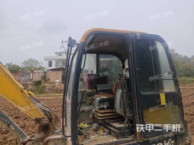 駕駛室整體（整機外觀）