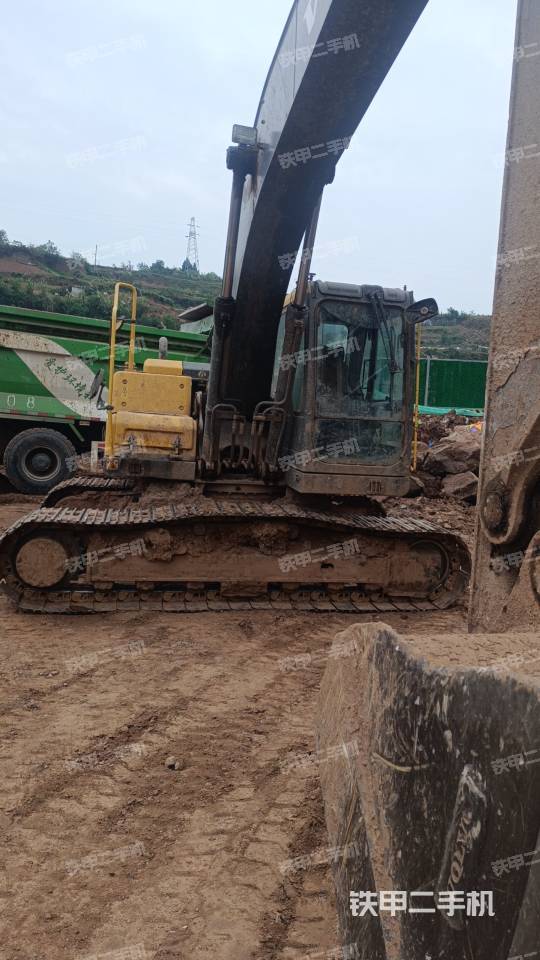 沃尔沃EC220D挖掘机