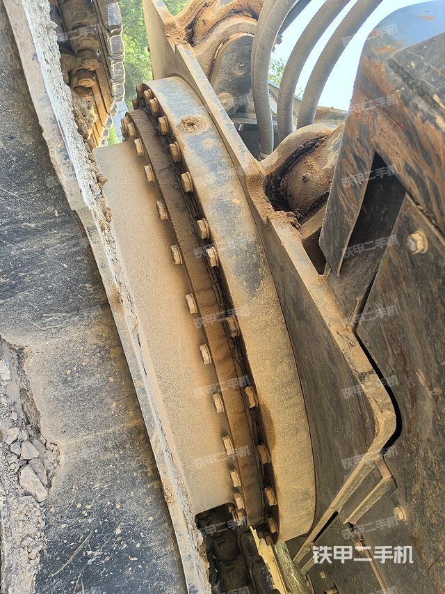 回轉(zhuǎn)馬達(dá)和主控閥（整機外觀）