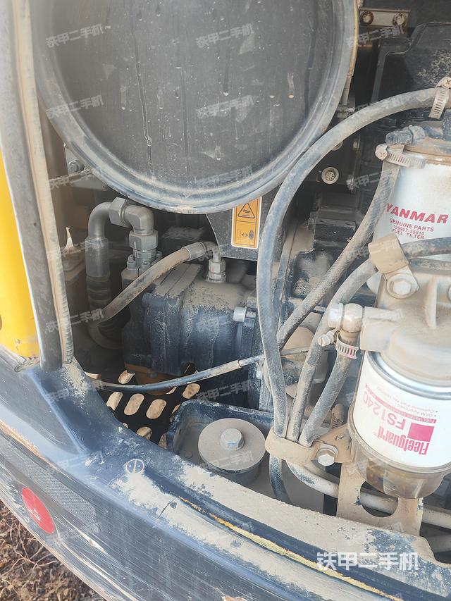 液壓泵艙室正面整體（整機(jī)外觀）