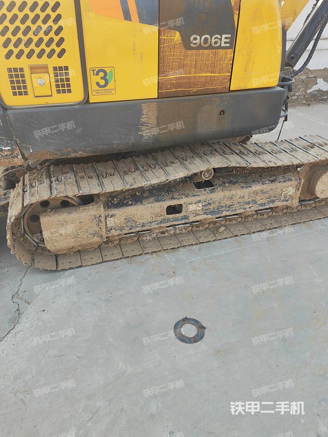 單側(cè)履帶整體（整機(jī)外觀）