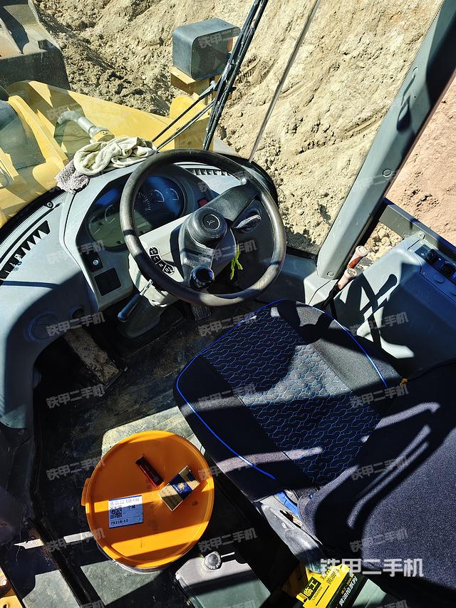 駕駛室工作臺（整機外觀及大件）