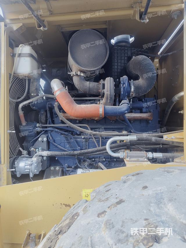 發(fā)動機右側(cè)（整機外觀及大件）