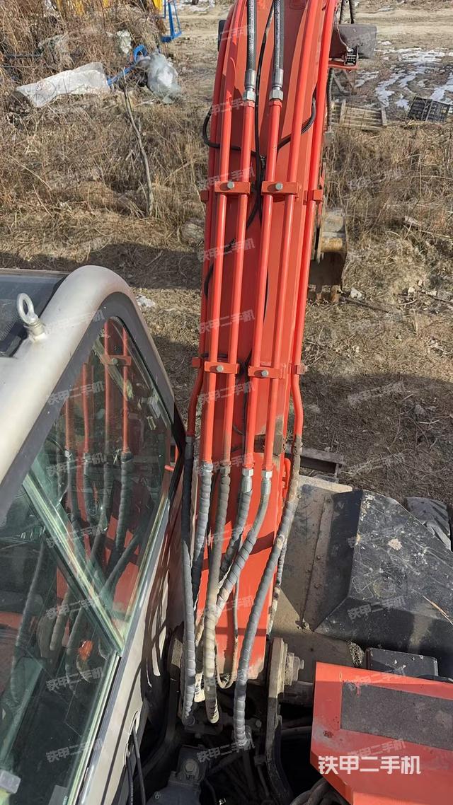 驾驶室顶部（整机外观）