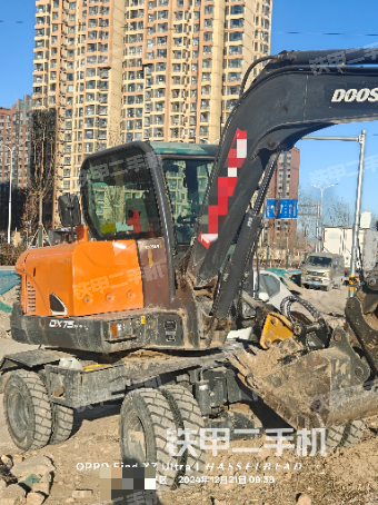 单侧履带整体（整机外观）