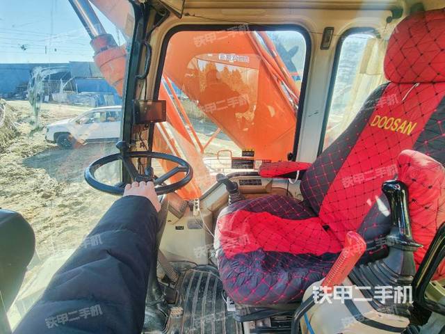 驾驶室整体（整机外观）