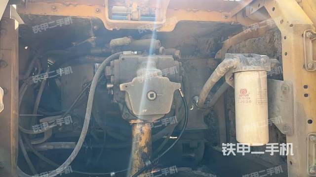 液壓泵艙室正面整體（整機(jī)外觀）