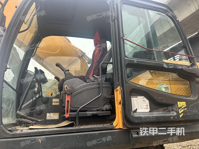 驾驶室整体（整机外观）